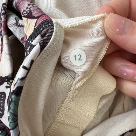 LULULEMON Wrap It Up Tank So Fly Butterfly Angel Wing Multi - Picture 9 of 10